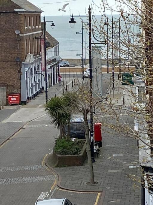 Herne Bay Central - 2 Minutes From Beach Apartment Exteriör bild